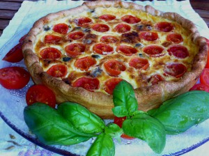 Torta salata pomodorini acciughe e capperi