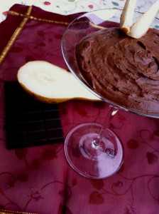Mousse al cioccolato con pere caramellate